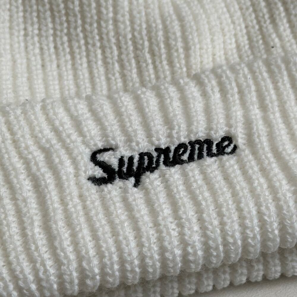 Supreme Loose Gauge Beanie One Size White Script Logo Cuffed Knit Hat Unisex